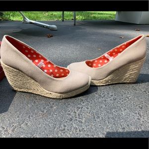 Wedge shoes